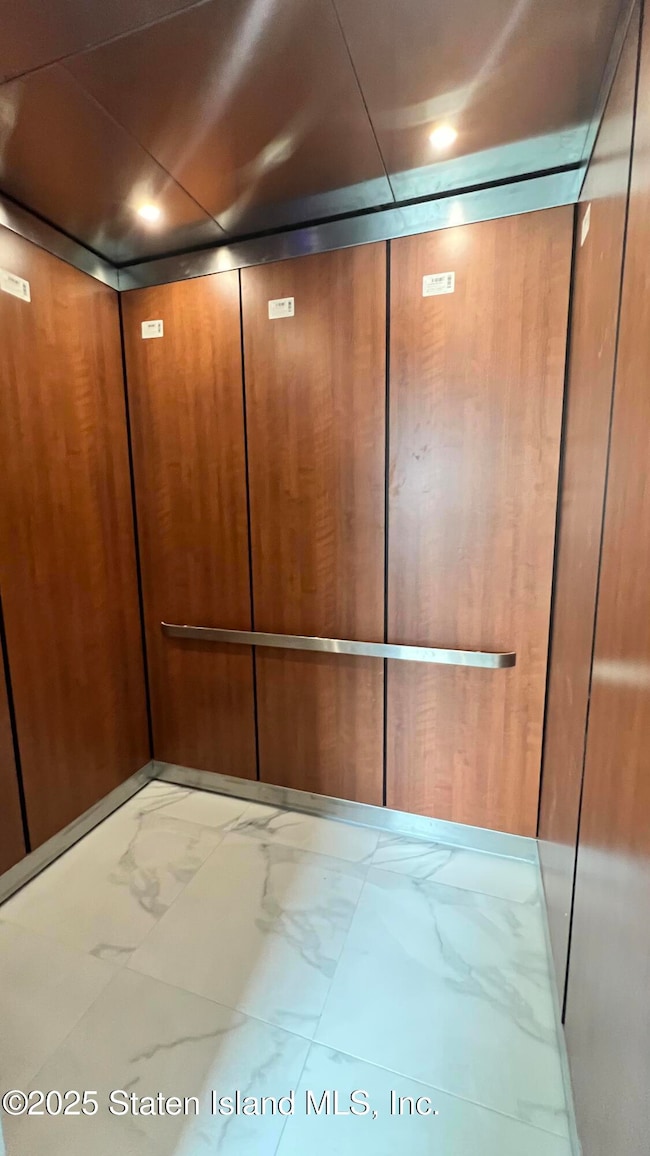 3865 Amboy Rd unit 2g, Staten Island, NY 10308 - photo 3