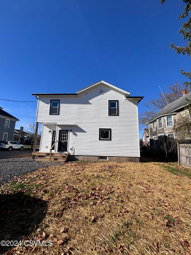 937 N Front St, Milton, PA 17847 - photo 2