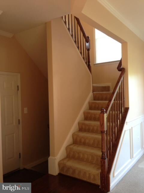 8276 Laurel Heights Loop, Lorton, VA 22079 - photo 5