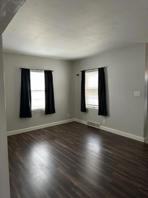 910 Orange Living Room