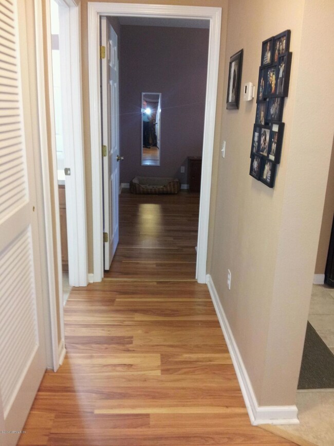 2200 Marsh Hawk Ln #604 (hallway from DR