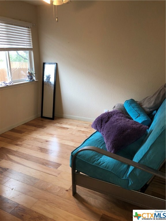 2037 Meadow View Dr, San Marcos, TX 78666 - photo 2