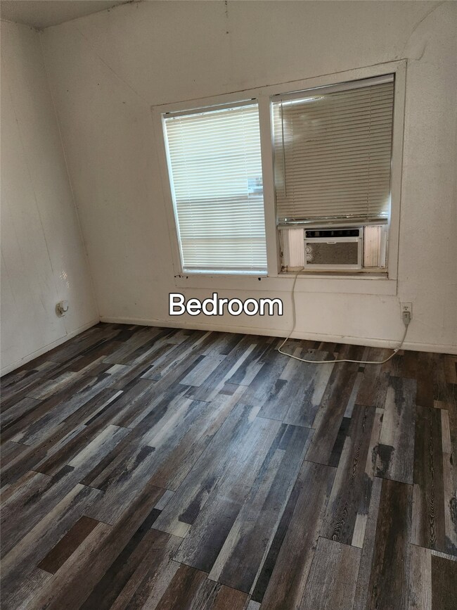 1026 Miles St unit 5, Rosenberg, TX 77471 - photo 4