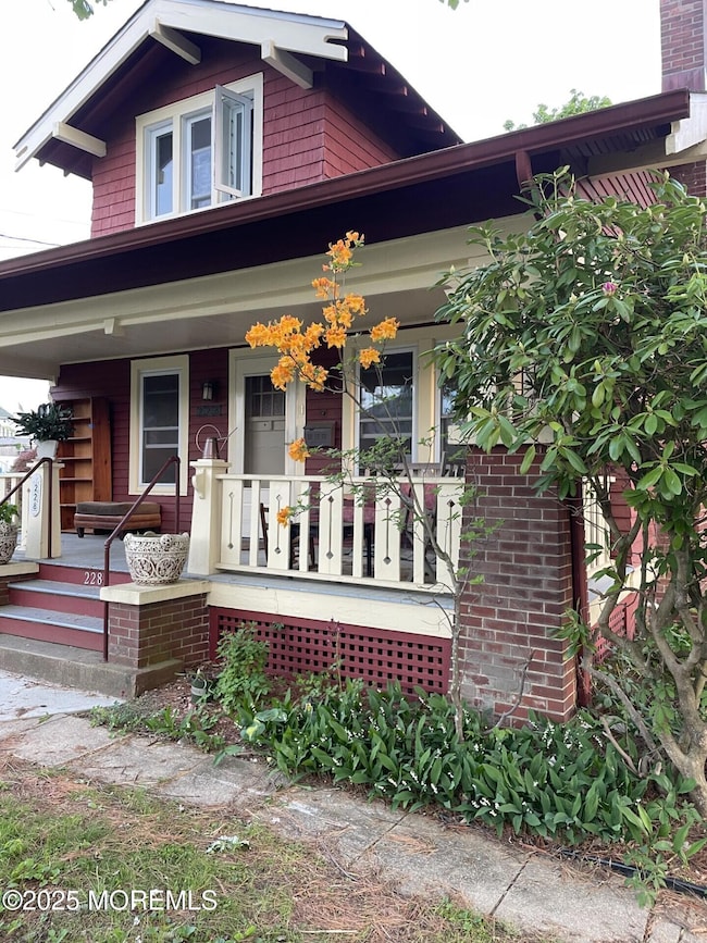 228 Albert Pl. Front 2 Coming