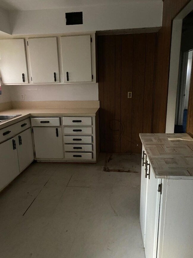 301 Myrtle Dr, Hurst, TX 76053 - photo 6