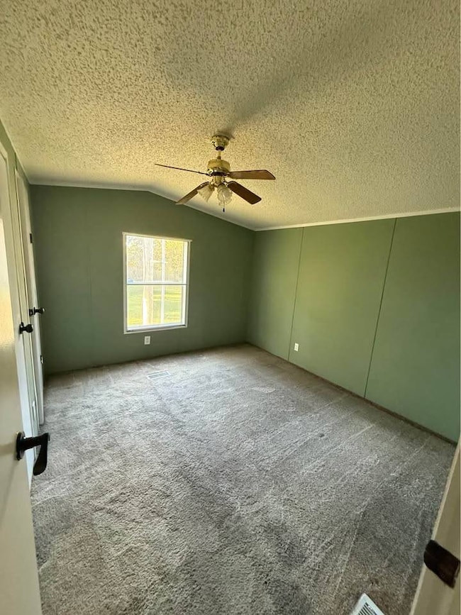 164 3rd St, Caro, MI 48723 - photo 5