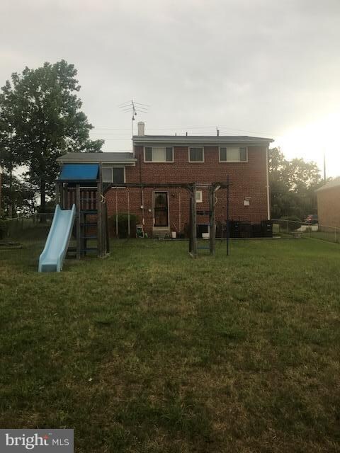 6123 Sargent Rd, Hyattsville, MD 20782 - photo 7