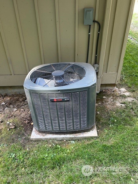 321 SE Fairview St, Chehalis, WA 98532 - photo 5