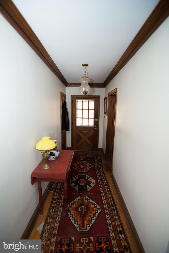 833 Crestview Dr, Springfield, PA 19064 - photo 2