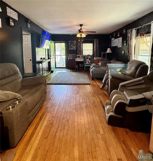 405 N Vine St, Nokomis, IL 62075 - photo 3