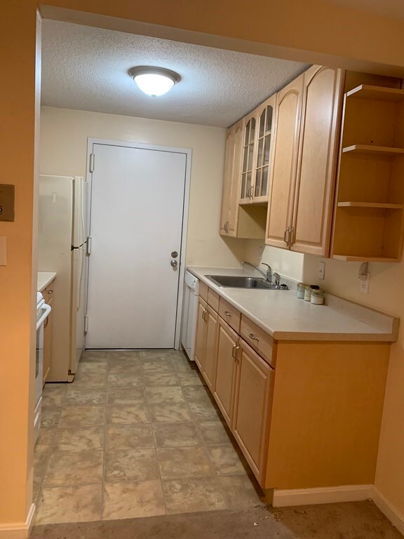 29 Village Rock Ln unit 6, Natick, MA 01760 - photo 3