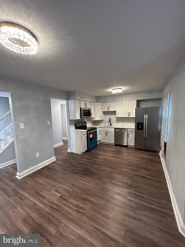 7059 Palamar Terrace, Lanham, MD 20706 - photo 6