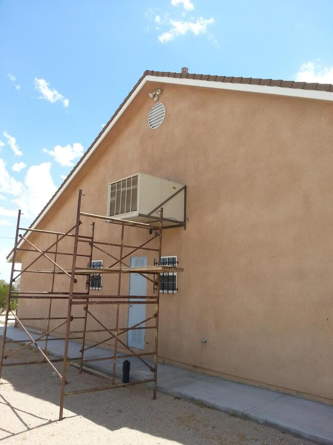 21315 Lutie Ave, Mojave, CA 93501 - photo 2