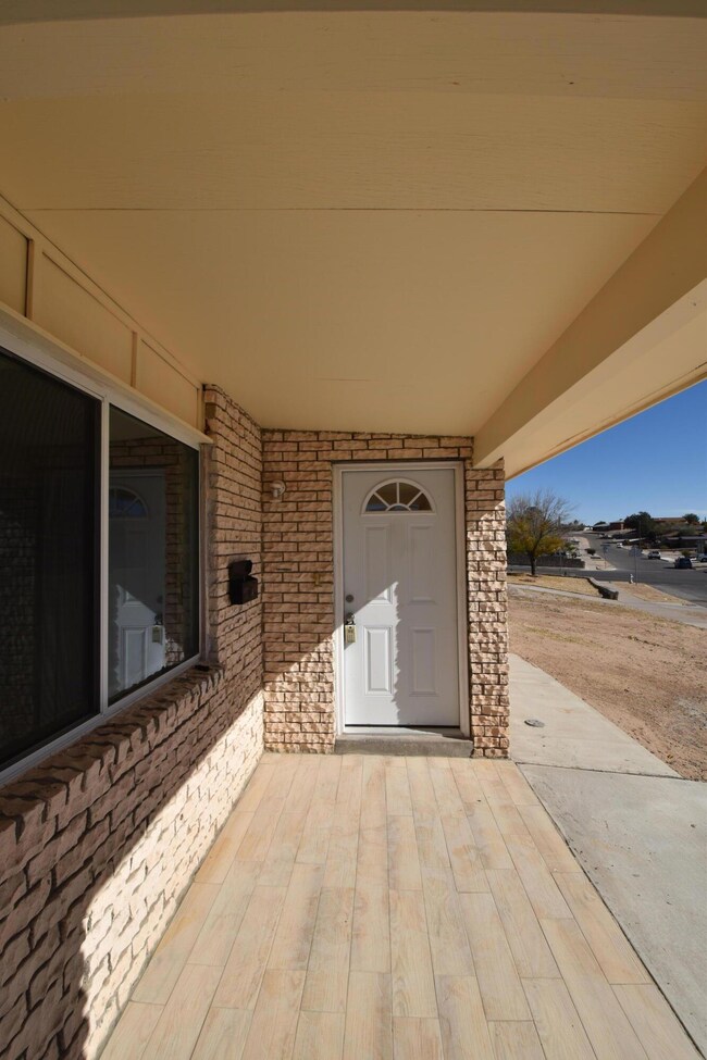 10017 Buckwood Ave, El Paso, TX 79925 - photo 4