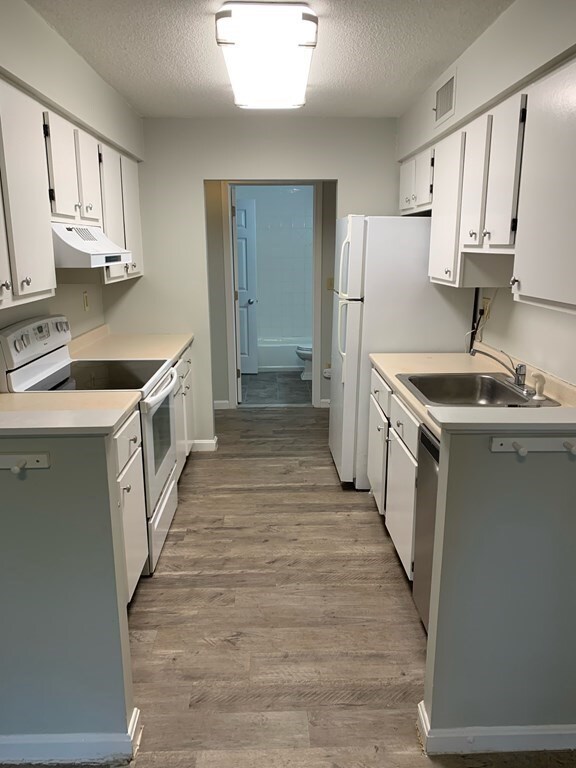 22H Beals Cove Rd unit H, Hingham, MA 02043 - photo 2