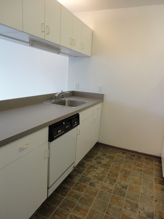 The Montclair Condominiums unit 407, Quincy, MA 02171 - photo 5