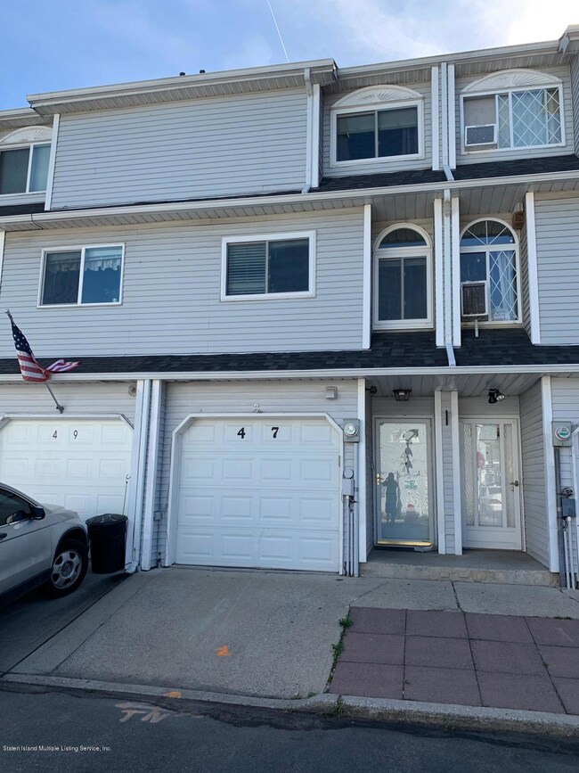 47 Simmons Loop, Staten Island, NY 10314 - photo 2