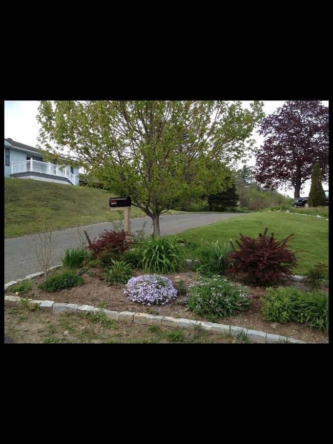 7 Oak Ln, Adams, MA 01220 - photo 2