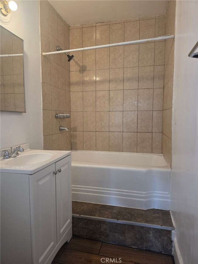 220 S Pannes Ave unit 3, Compton, CA 90221 - photo 4