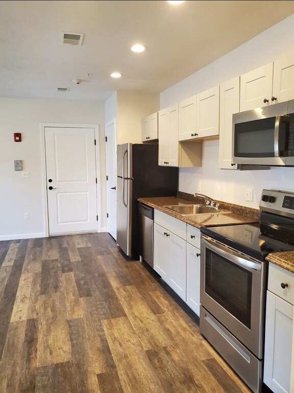 576 South Ave unit 9, Whitman, MA 02382 - photo 3