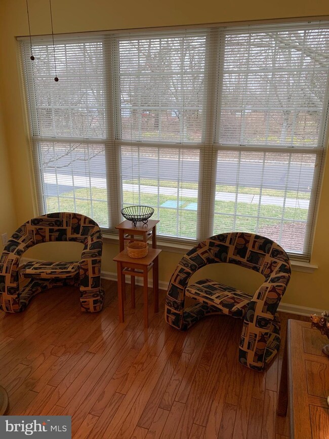 911 Daylily Dr unit V184, Langhorne, PA 19047 - photo 5