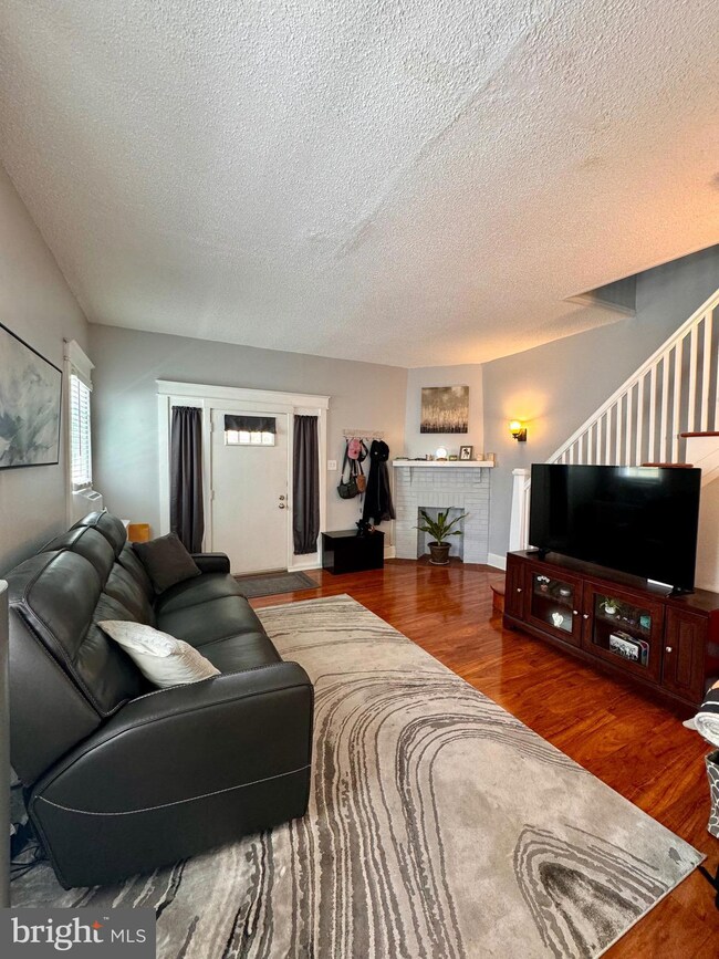 1105 Wilson Dr, Havertown, PA 19083 - photo 2