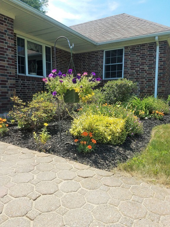 205 Monastery Ave, West Springfield, MA 01089 - photo 4