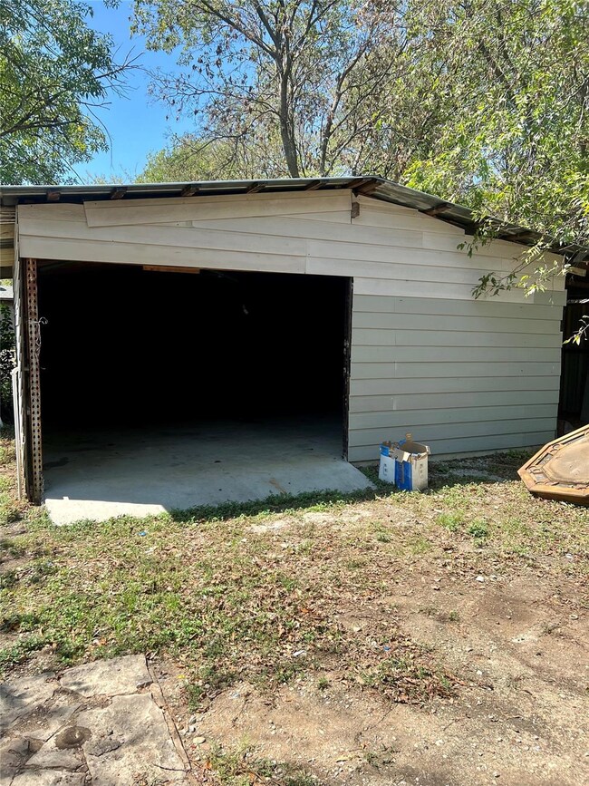 shop/covered parking