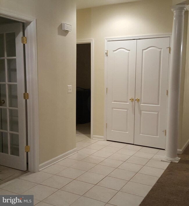 13897 Gullane Dr unit 102, Woodbridge, VA 22191 - photo 3