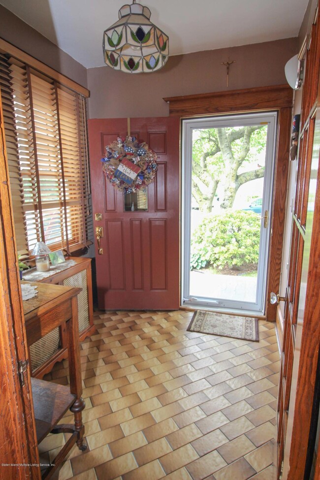 232 Locust Ave, Staten Island, NY 10306 - photo 5