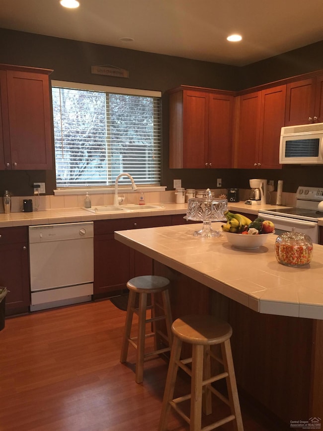 1364 NW 19th St, Redmond, OR 97756 - photo 4