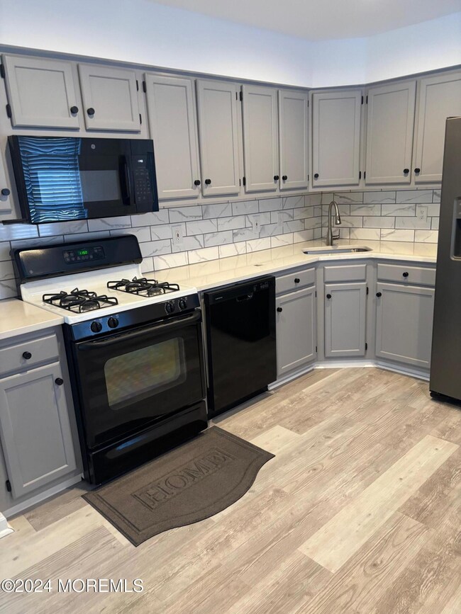 70 Winthrop Rd unit 70F, Monroe Township, NJ 08831 - photo 3