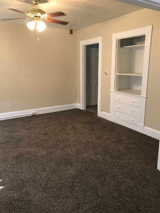 246 Main St unit 2, Manchester, NH 03102 - photo 2