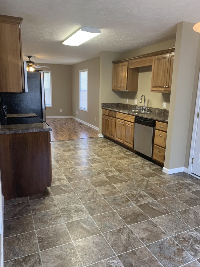 206 John Mark Ct, Manchester, TN 37355 - photo 7