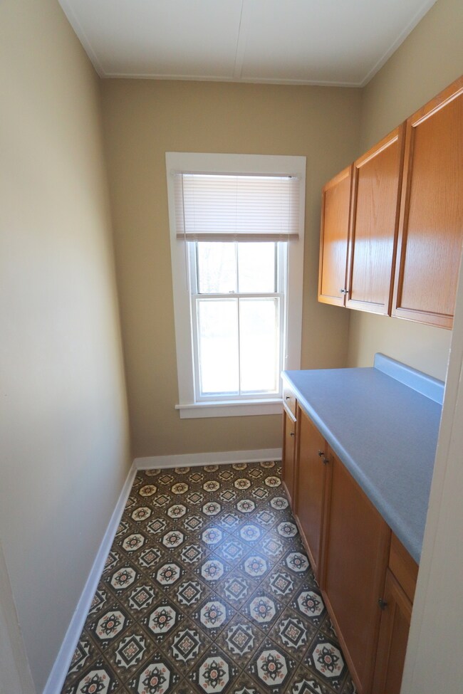 72 N Whittlesey Ave unit 1, Wallingford, CT 06492 - photo 4