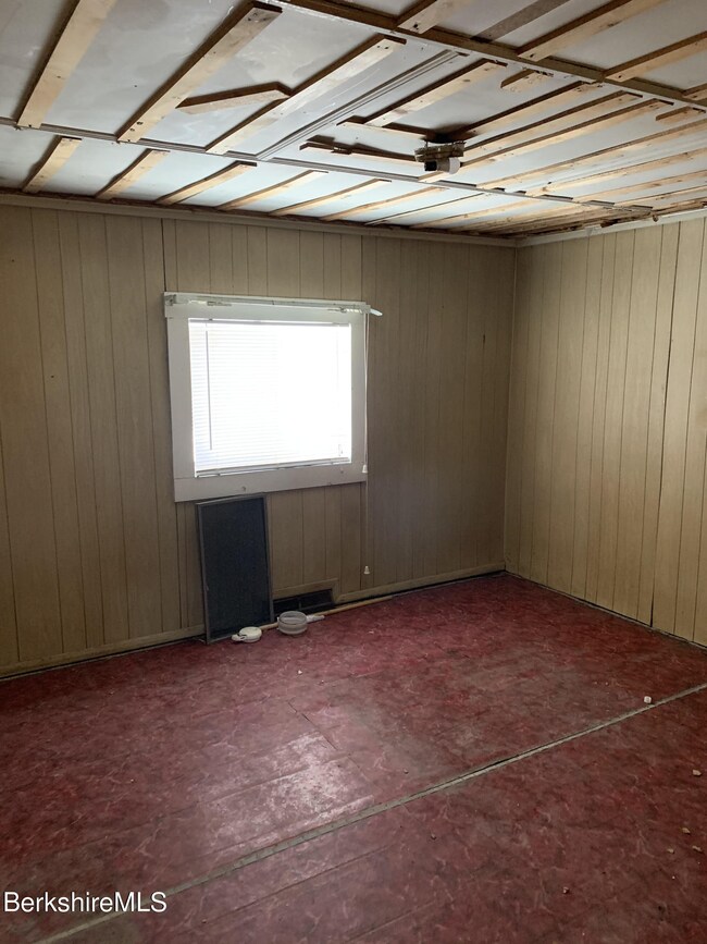 38 Tilda Hill Rd, Florida, MA 01247 - photo 4