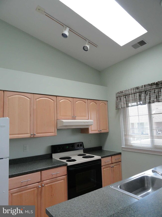 12951C Grays Pointe Rd unit C, Fairfax, VA 22033 - photo 5