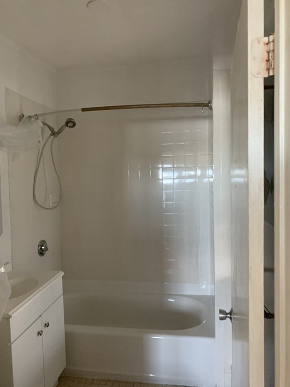 504 Cambridge St unit 3, Cambridge, MA 02141 - photo 3