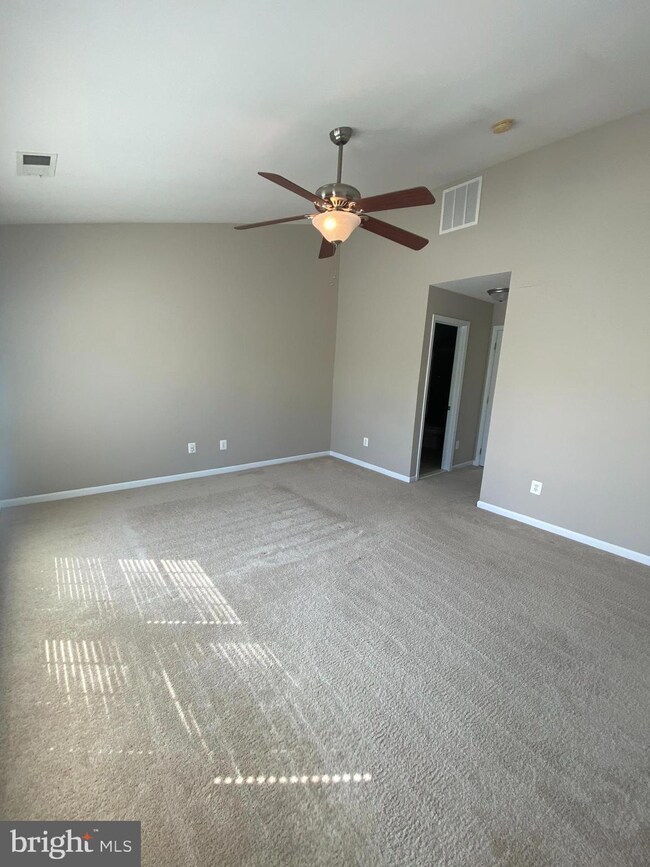 25039 Justice Dr, Chantilly, VA 20152 - photo 3