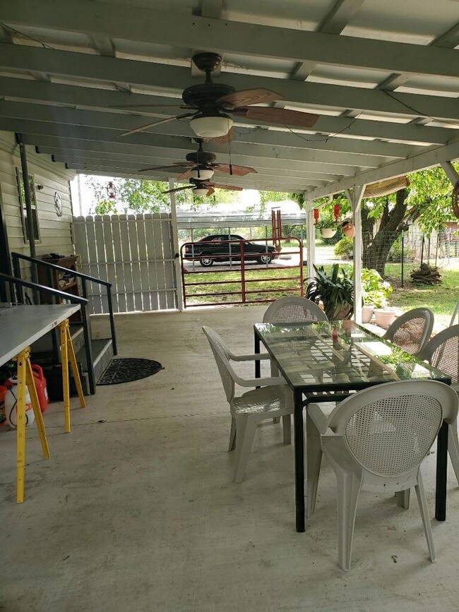 0C5E92A7-D249-4C5A-909D-8F6DCA606982