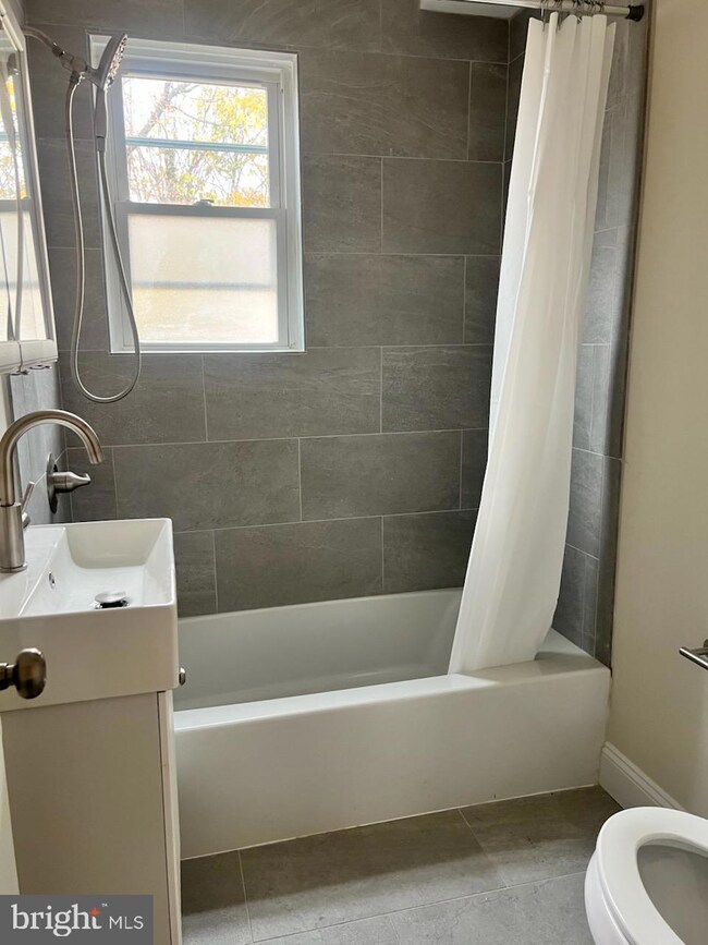 362 Ripka St unit A, Philadelphia, PA 19128 - photo 4