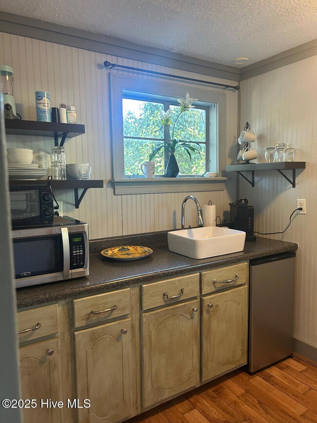 411 George St unit 3, New Bern, NC 28560 - photo 6