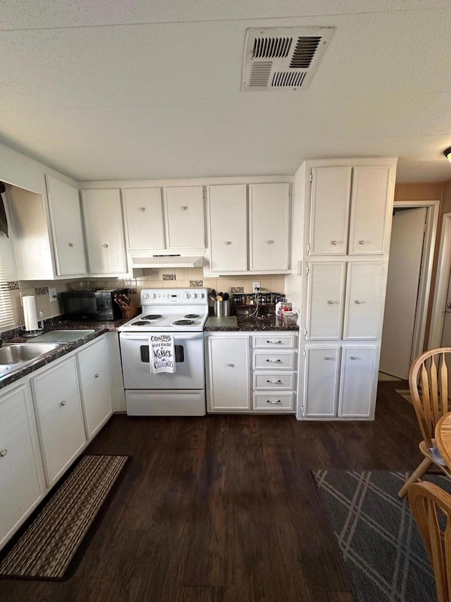 Kitchen b