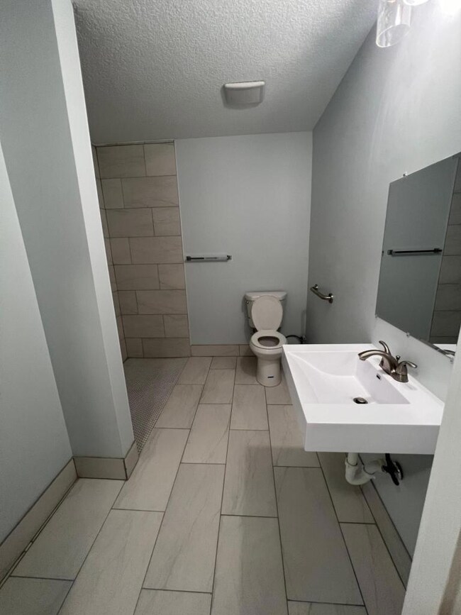 910 Oliver Ave N unit 3, Minneapolis, MN 55411 - photo 3