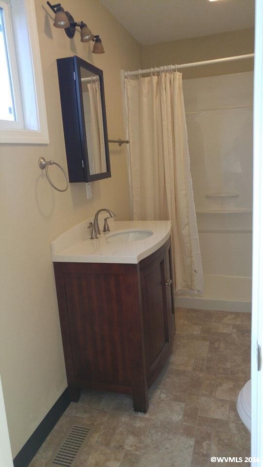 Bedroom 2/guest bath