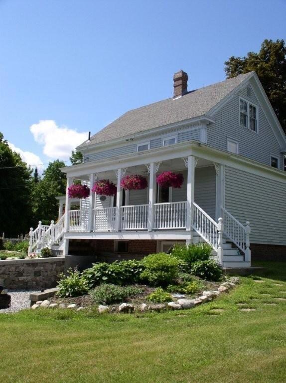 Side Entry Porch