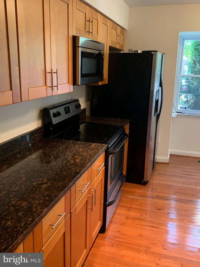 7055 Palamar Terrace, Lanham, MD 20706 - photo 3