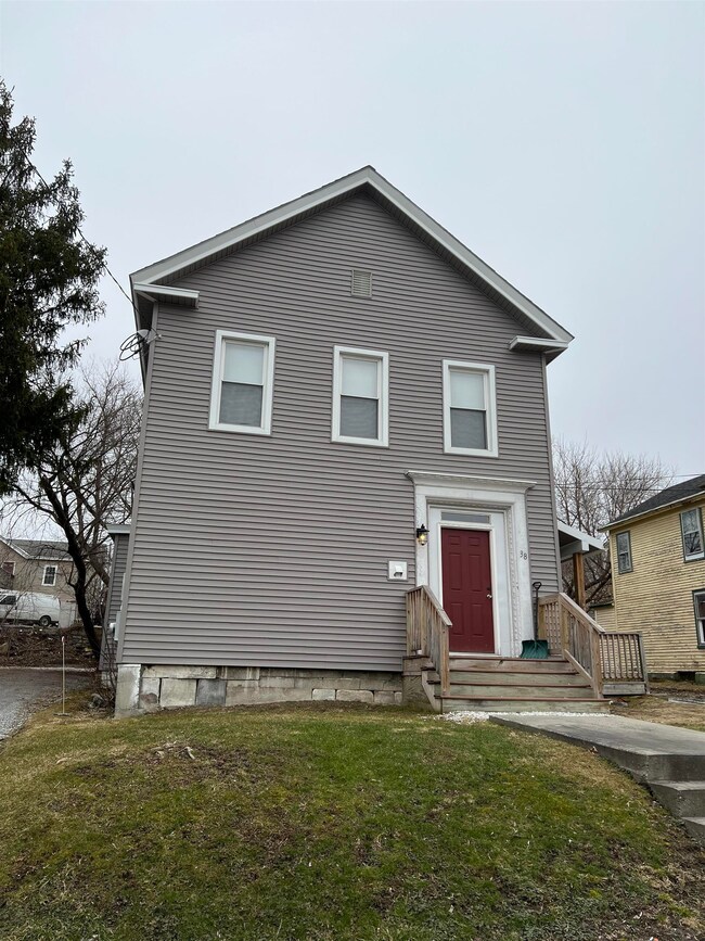 38 Pine St, Rutland, VT 05701 - photo 2