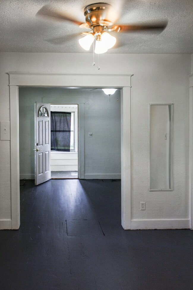 1313 Perkins St, Lansing, MI 48912 - photo 4