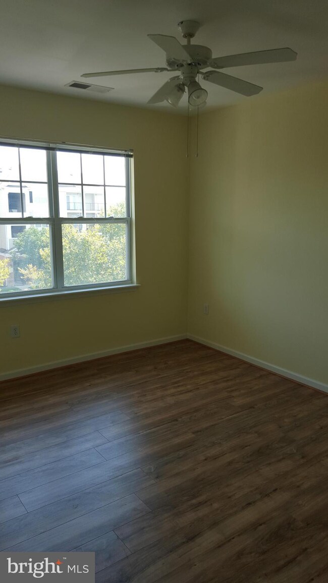 19608 Galway Bay Cir, Germantown, MD 20874 - photo 3